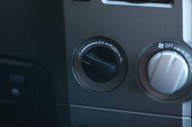 2012 Toyota Tundra 4WD CREWMAX W/ TOW PKG, 18" ALLOY WHEELS - 22963016 - 32