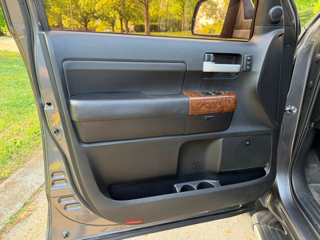 2012 Toyota Tundra Platinum, Limited, 4x4, Heated & Ventilated Seats, Int Woodgrain - 23015074 - 14