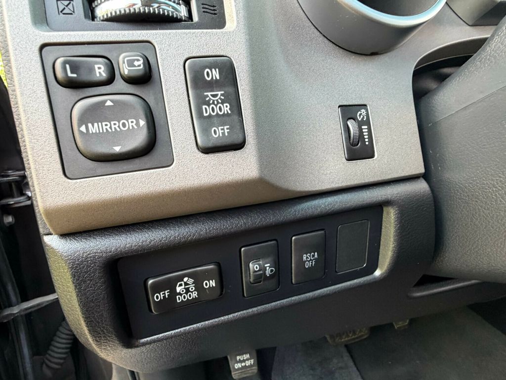 2012 Toyota Tundra Platinum, Limited, 4x4, Heated & Ventilated Seats, Int Woodgrain - 23015074 - 21