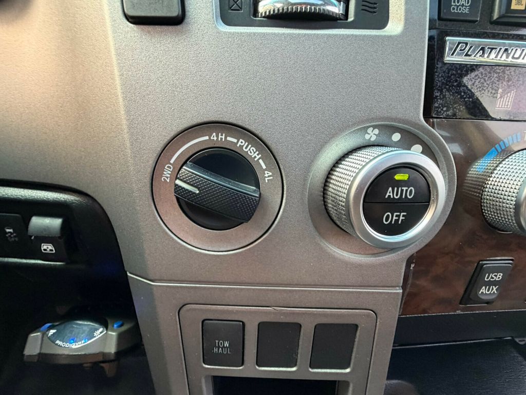 2012 Toyota Tundra Platinum, Limited, 4x4, Heated & Ventilated Seats, Int Woodgrain - 23015074 - 24