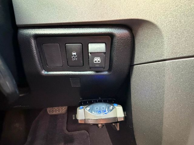 2012 Toyota Tundra Platinum, Limited, 4x4, Heated & Ventilated Seats, Int Woodgrain - 23015074 - 25