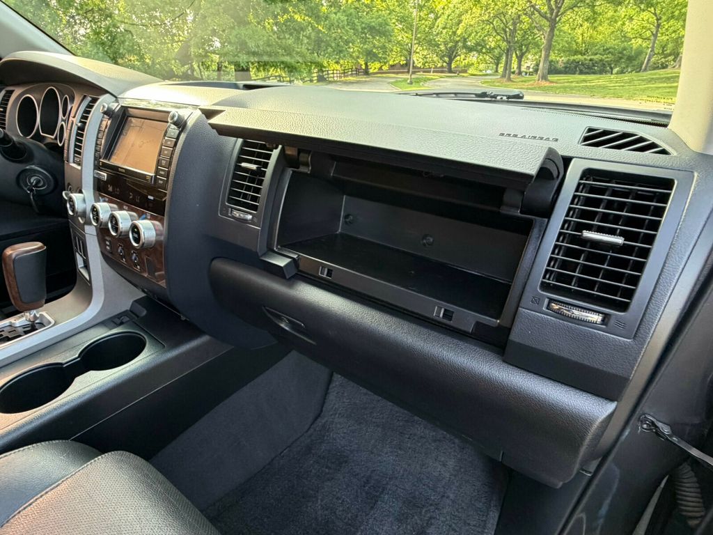 2012 Toyota Tundra Platinum, Limited, 4x4, Heated & Ventilated Seats, Int Woodgrain - 23015074 - 26