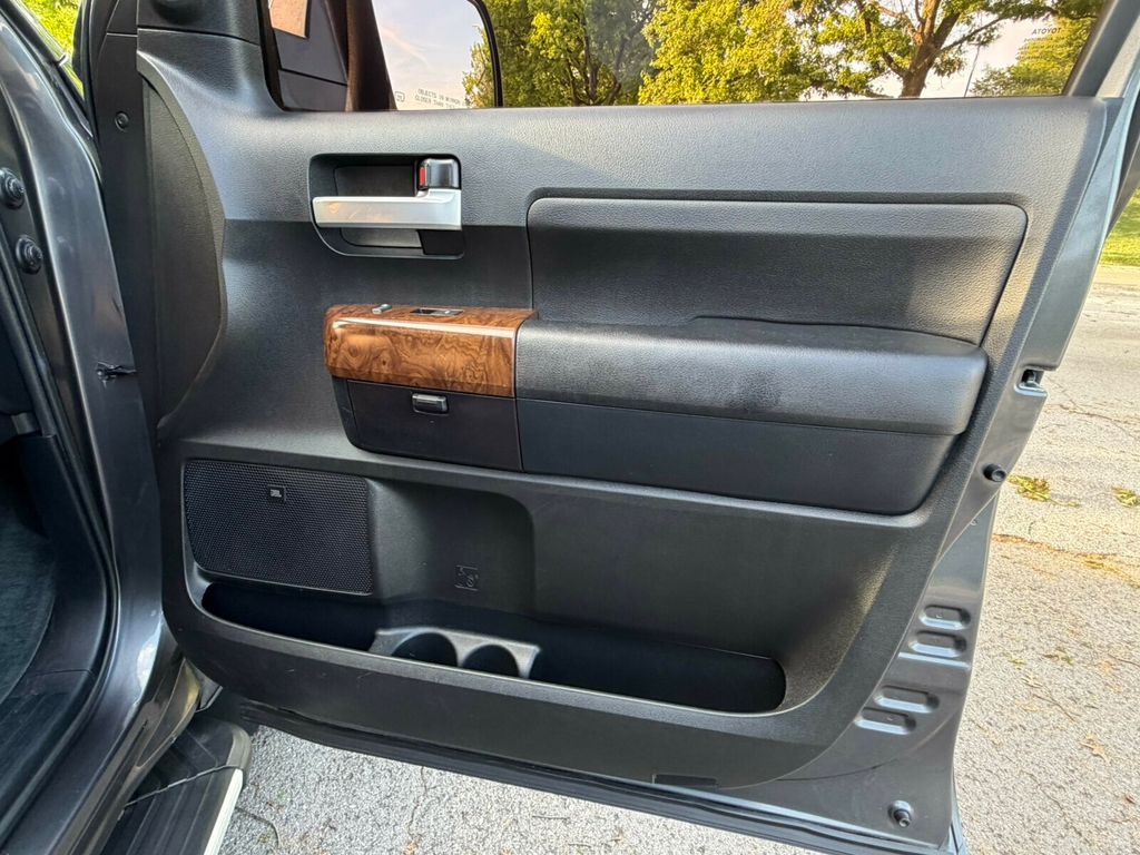 2012 Toyota Tundra Platinum, Limited, 4x4, Heated & Ventilated Seats, Int Woodgrain - 23015074 - 28