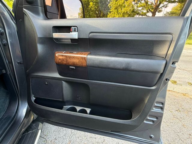 2012 Toyota Tundra Platinum, Limited, 4x4, Heated & Ventilated Seats, Int Woodgrain - 23015074 - 28