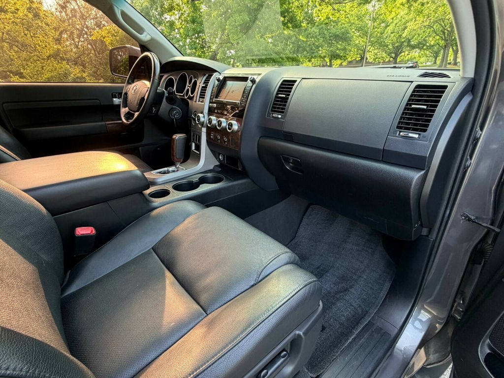 2012 Toyota Tundra Platinum, Limited, 4x4, Heated & Ventilated Seats, Int Woodgrain - 23015074 - 29