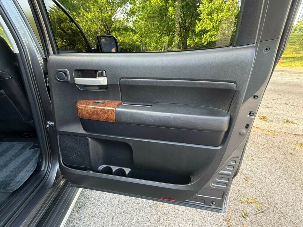 2012 Toyota Tundra Platinum, Limited, 4x4, Heated & Ventilated Seats, Int Woodgrain - 23015074 - 31