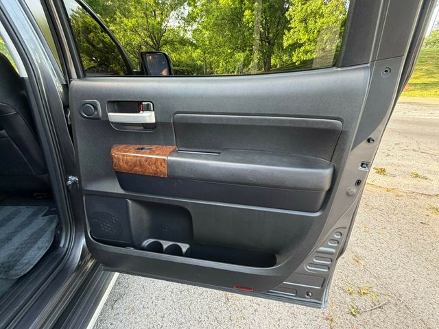 2012 Toyota Tundra Platinum, Limited, 4x4, Heated & Ventilated Seats, Int Woodgrain - 23015074 - 31