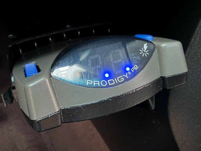 2012 Toyota Tundra Platinum, Limited, 4x4, Heated & Ventilated Seats, Int Woodgrain - 23015074 - 40