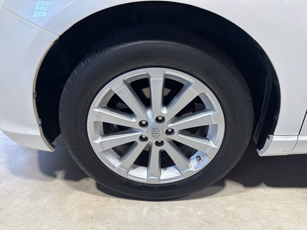 2012 Toyota Venza 4dr Wagon I4 AWD XLE - 23016676 - 1
