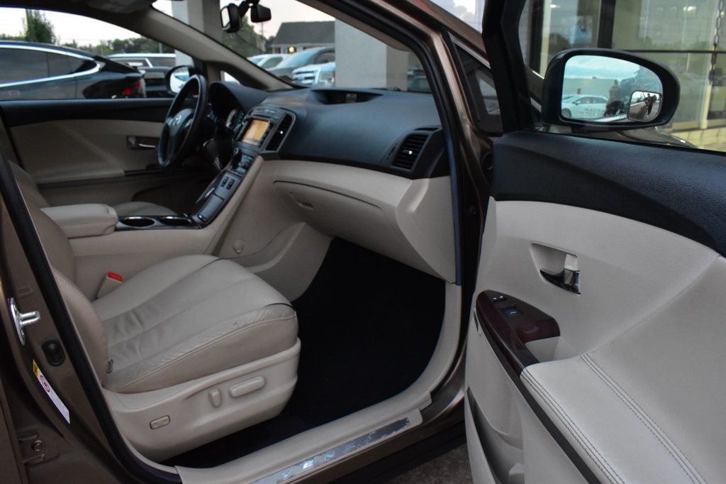 2012 Toyota Venza 4dr Wagon V6 AWD Limited - 22919795 - 18