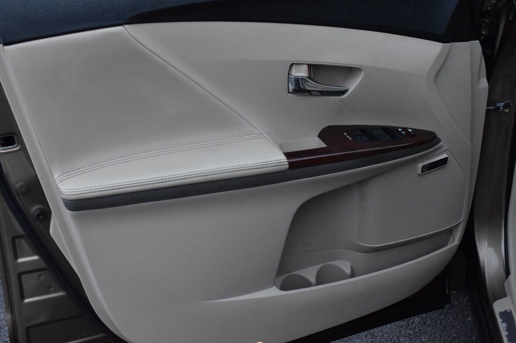 2012 Toyota Venza 4dr Wagon V6 AWD Limited - 22919795 - 44