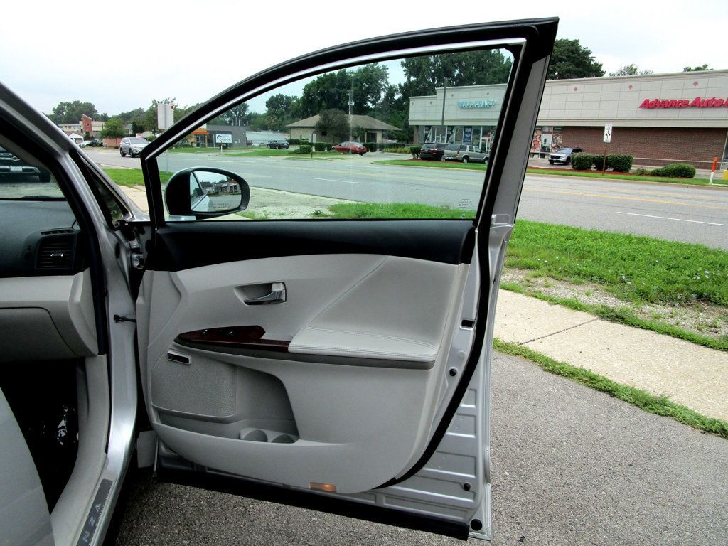 2012 Toyota Venza 4dr Wagon V6 AWD Limited - 23066405 - 27