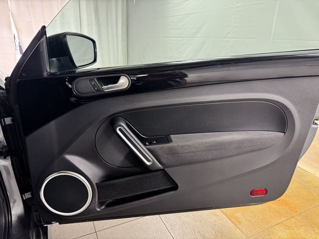 2012 Volkswagen Beetle 2.0T - 23064895 - 12