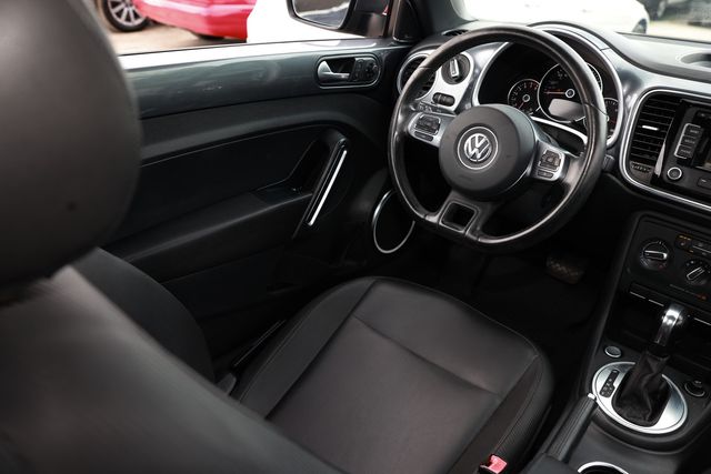 2012 Volkswagen Beetle 2dr Coupe Automatic 2.5L PZEV - 23027121 - 22