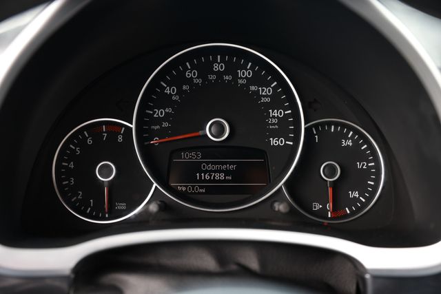 2012 Volkswagen Beetle 2dr Coupe Automatic 2.5L PZEV - 23027121 - 30