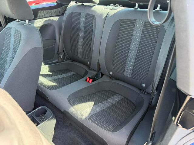 2012 Volkswagen Beetle 2dr Coupe DSG 2.0T Turbo - 23005355 - 8