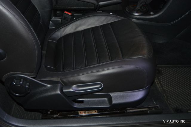 2012 Volkswagen Beetle 2dr Coupe DSG 2.0T Turbo - 22907721 - 15