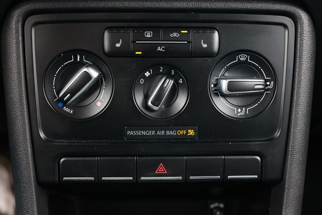 2012 Volkswagen Beetle 2.5 - Photo 29