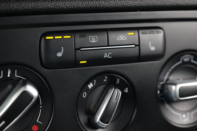 2012 Volkswagen Beetle 2.5 - Photo 30