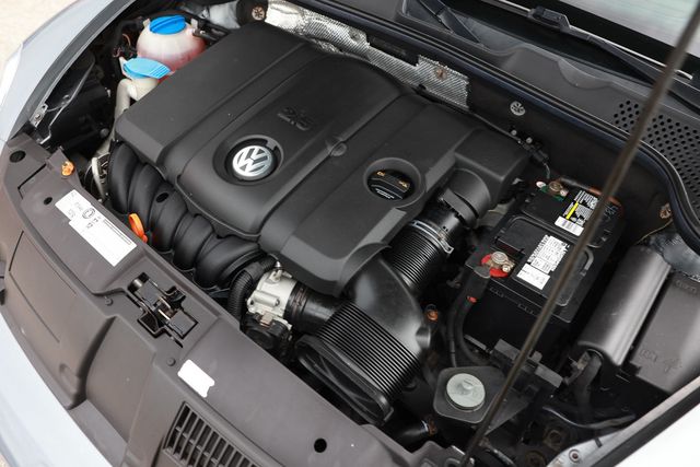 2012 Volkswagen Beetle 2.5 - Photo 43