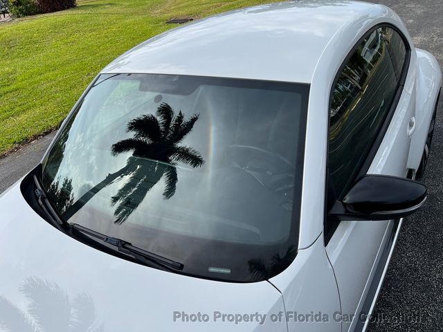 2012 Volkswagen Beetle Black Turbo Coupe DSG PZEV - 22787758 - 24