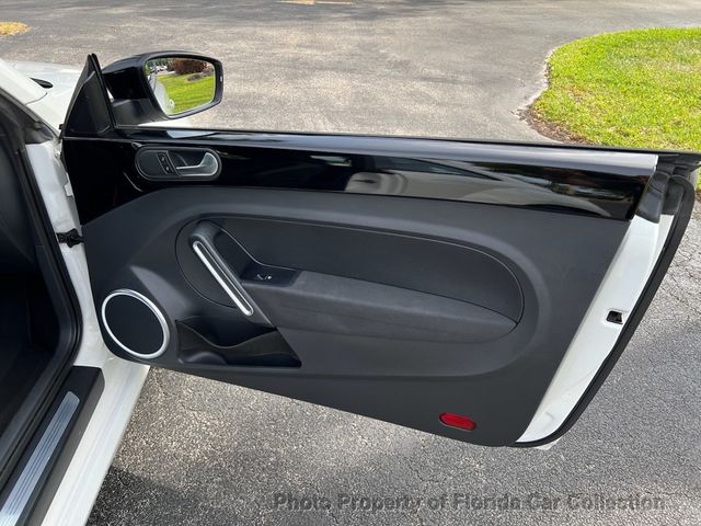 2012 Volkswagen Beetle Black Turbo Coupe DSG PZEV - 22787758 - 33