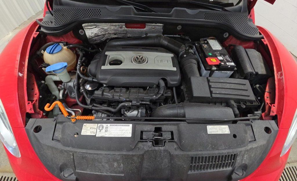 2012 Volkswagen Beetle TURBO PZEV - 23011749 - 10