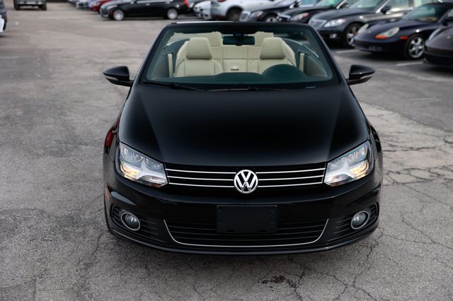 2012 Volkswagen Eos 2dr Convertible Executive SULEV - 22941513 - 21