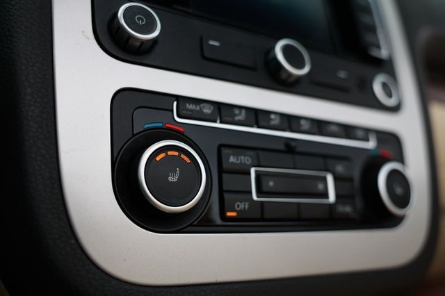 2012 Volkswagen Eos 2dr Convertible Executive SULEV - 22941513 - 33