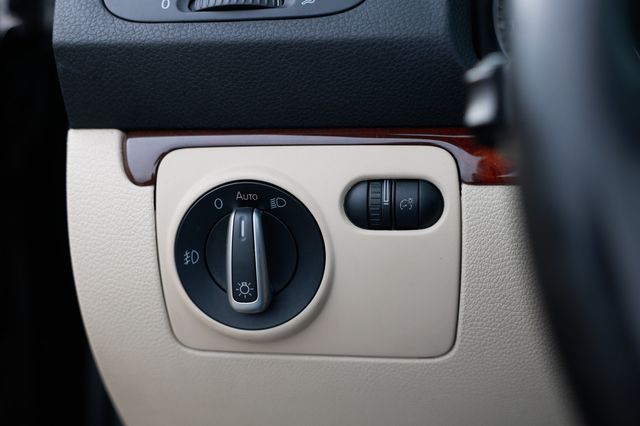 2012 Volkswagen Eos 2dr Convertible Executive SULEV - 22941513 - 45