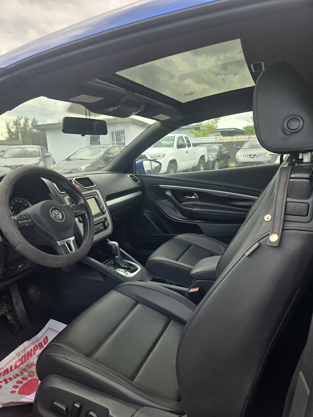 2012 Volkswagen Eos 2dr Convertible Komfort SULEV - 23011844 - 11
