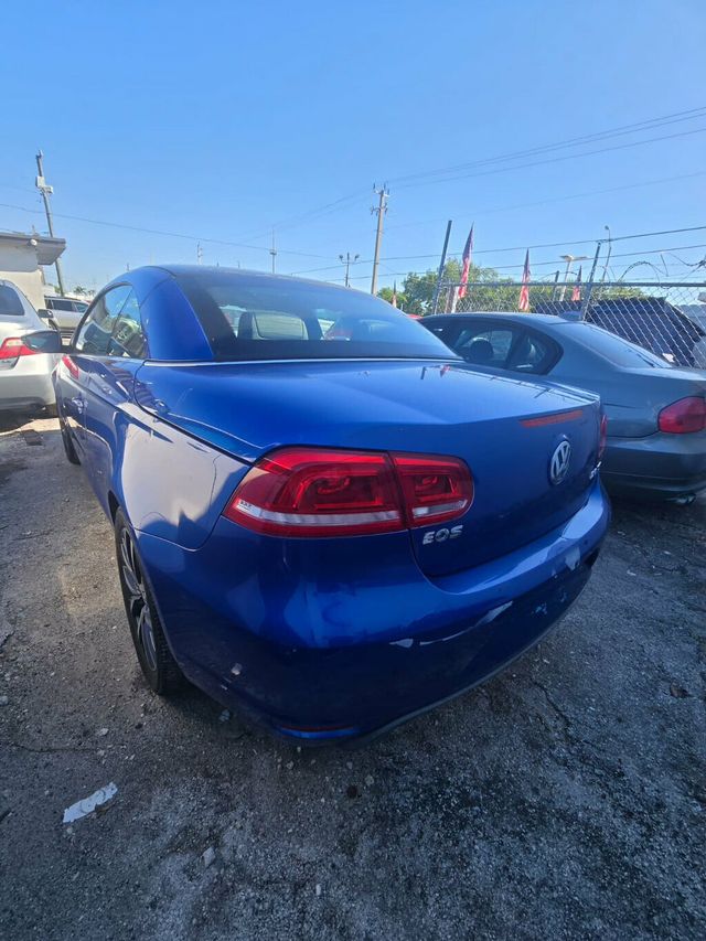 2012 Volkswagen Eos 2dr Convertible Komfort SULEV - 23011844 - 2