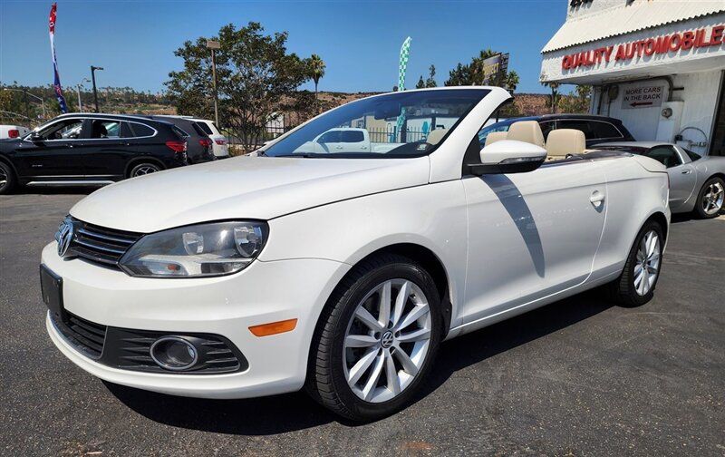 2012 Volkswagen Eos 2dr Convertible Komfort SULEV - 22603844 - 10