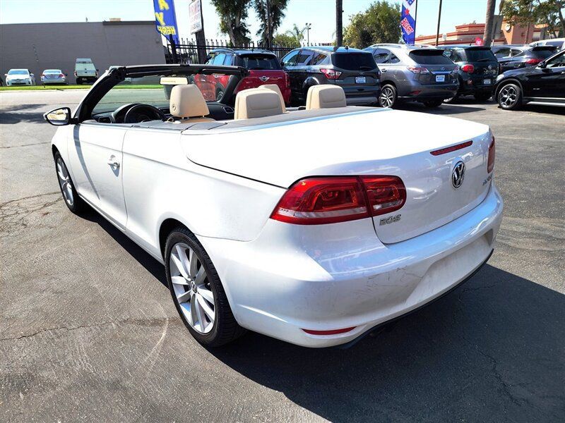 2012 Volkswagen Eos 2dr Convertible Komfort SULEV - 22603844 - 3