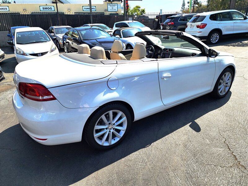 2012 Volkswagen Eos 2dr Convertible Komfort SULEV - 22603844 - 5