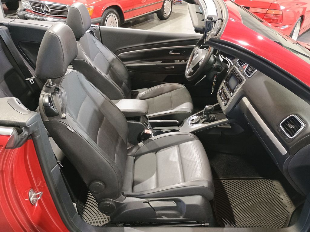 2012 Volkswagen Eos 2dr Convertible Komfort SULEV Clean Title Florida Car - 23034673 - 42