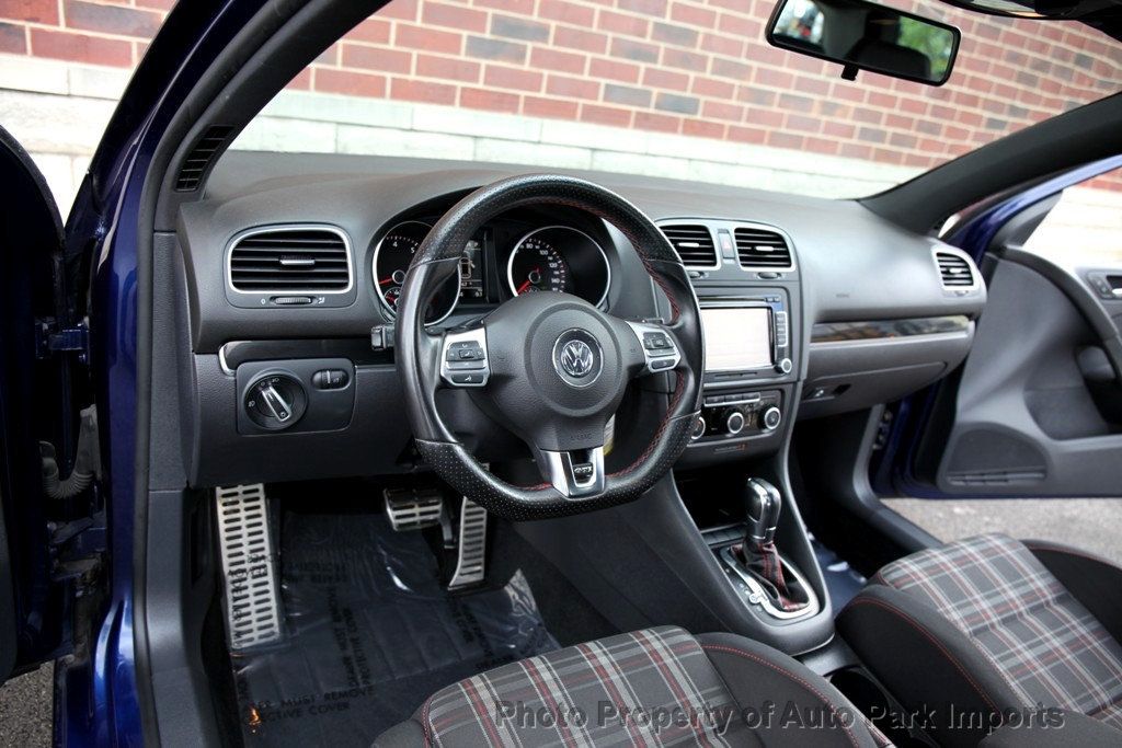 2012 Volkswagen Golf GTI Base photo 18