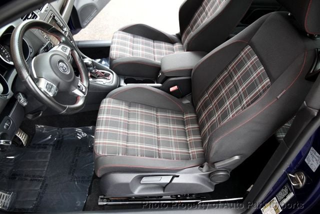 2012 Volkswagen Golf GTI Base Trim - 22872214 - 19