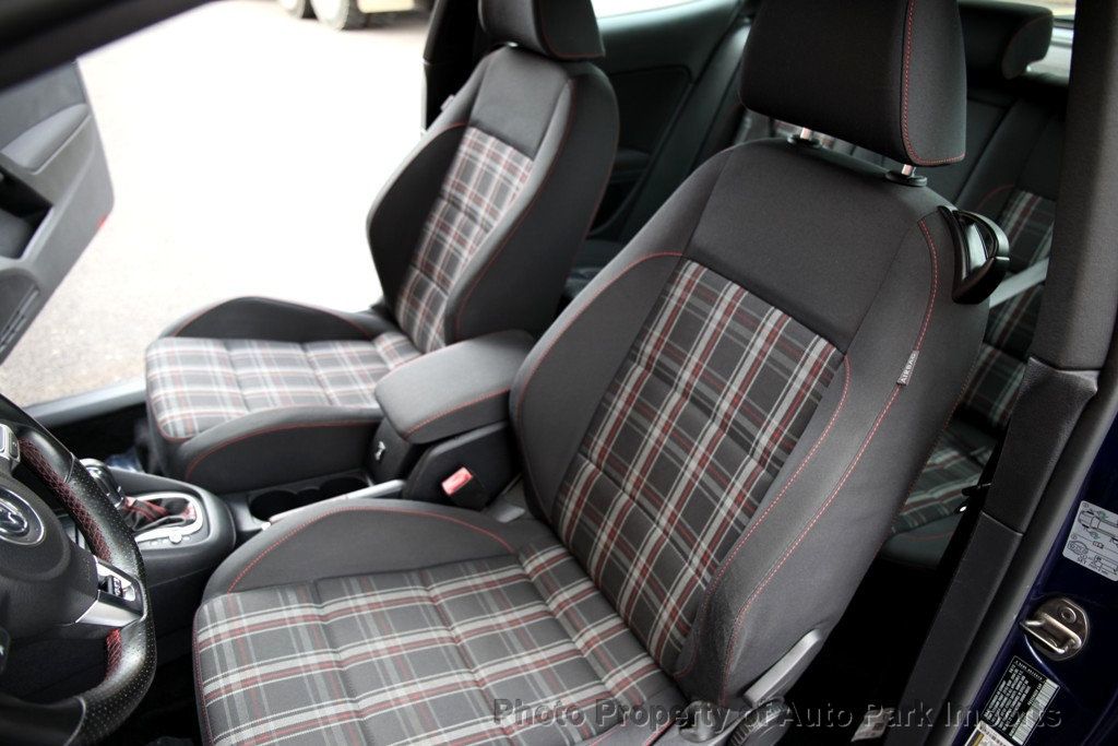 2012 Volkswagen Golf GTI Base photo 20