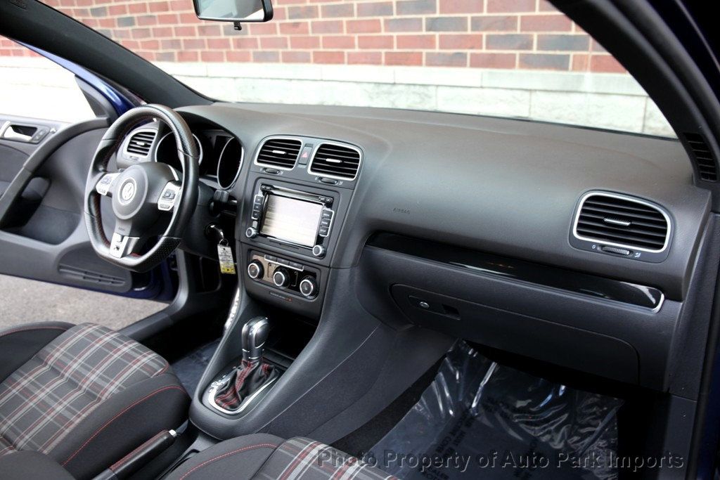 2012 Volkswagen Golf GTI Base photo 26