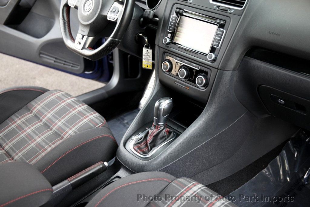 2012 Volkswagen Golf GTI Base photo 28