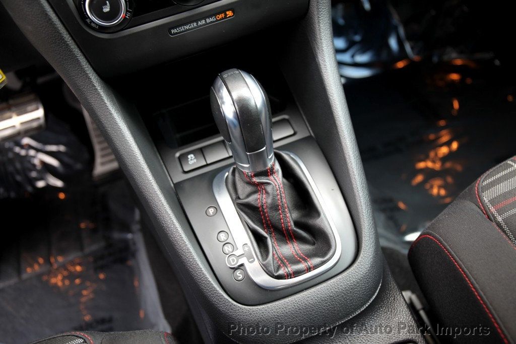 2012 Volkswagen Golf GTI Base photo 32