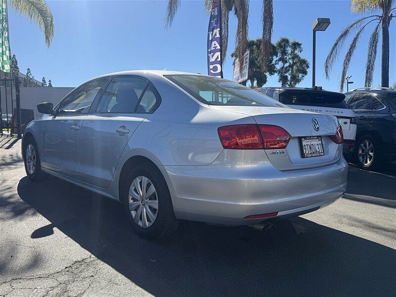 2012 Volkswagen Jetta Sedan  - 22976359 - 11