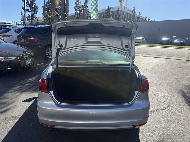2012 Volkswagen Jetta Sedan  - 22976359 - 13