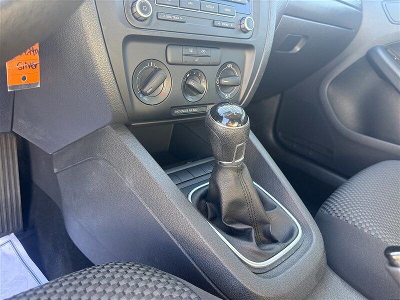 2012 Volkswagen Jetta Sedan  - 22976359 - 8