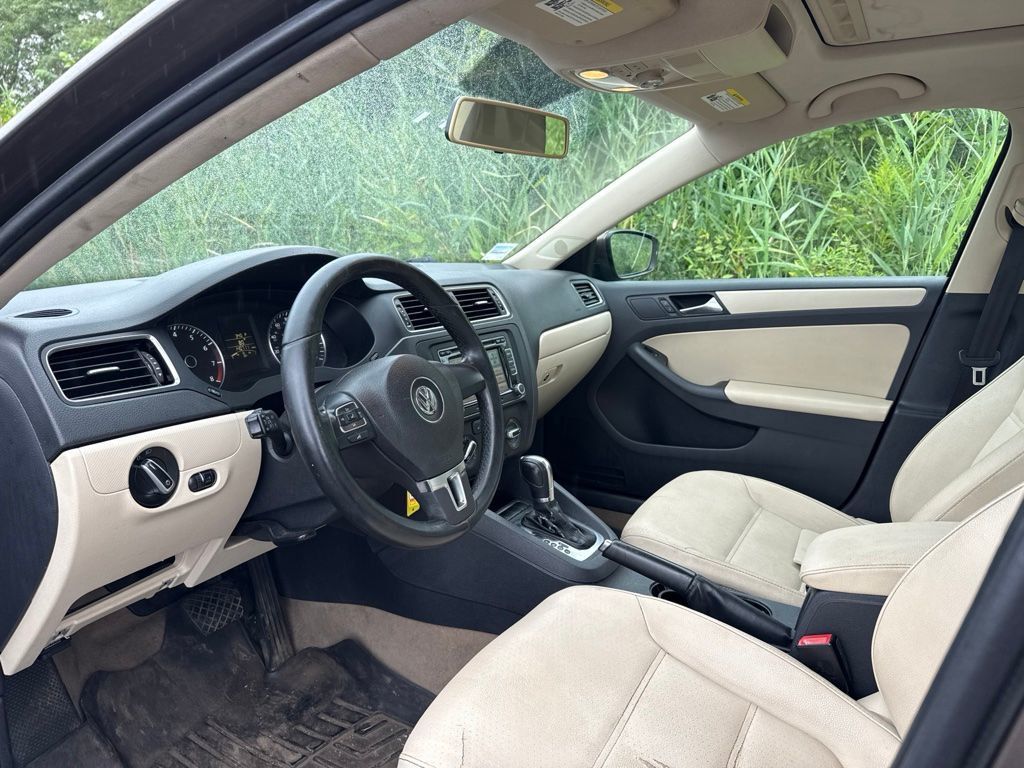 2012 Volkswagen Jetta Sedan 2.5L SE - 23067728 - 9