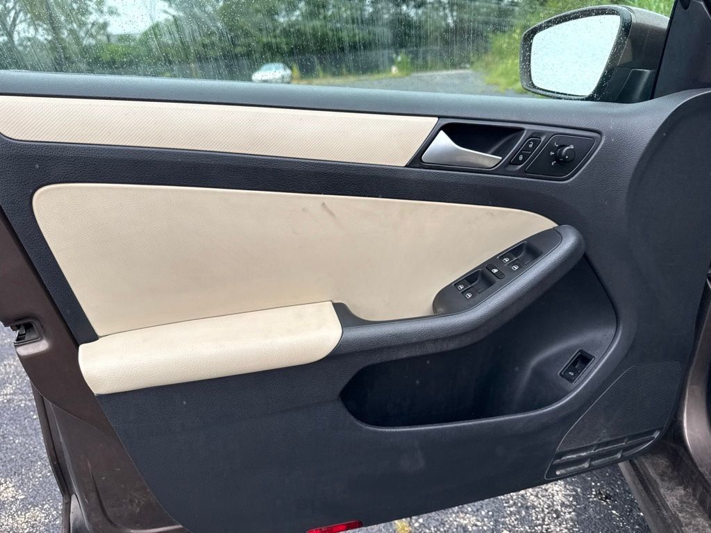 2012 Volkswagen Jetta Sedan 2.5L SE - 23067728 - 11