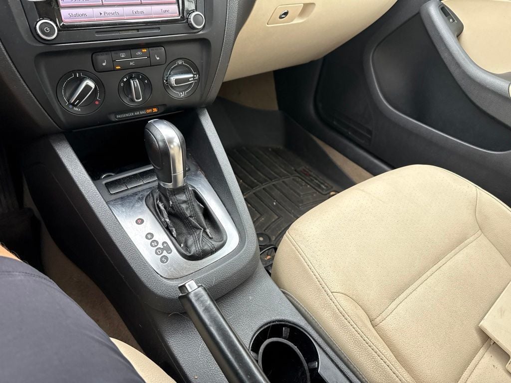 2012 Volkswagen Jetta Sedan 2.5L SE - 23067728 - 18