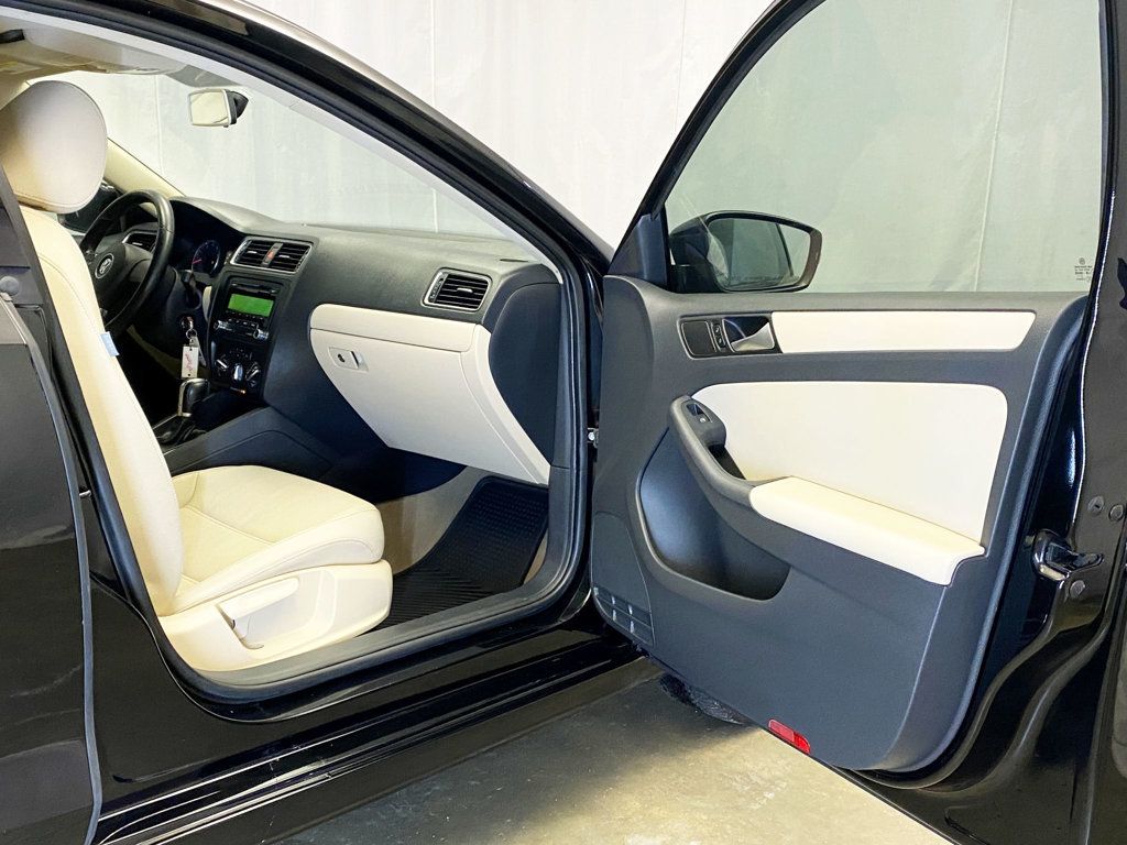 2012 Volkswagen Jetta Sedan 4dr Automatic SE - 22950507 - 32