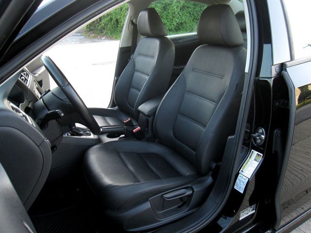 2012 Volkswagen Jetta Sedan 4dr Automatic SE w/Convenience & Sunroof - 23048806 - 17